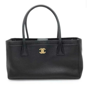 샤넬 블랙 서프백 미니 토트백을 구합니다~!