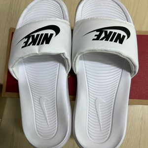 나이키 흰색 슬리퍼 250