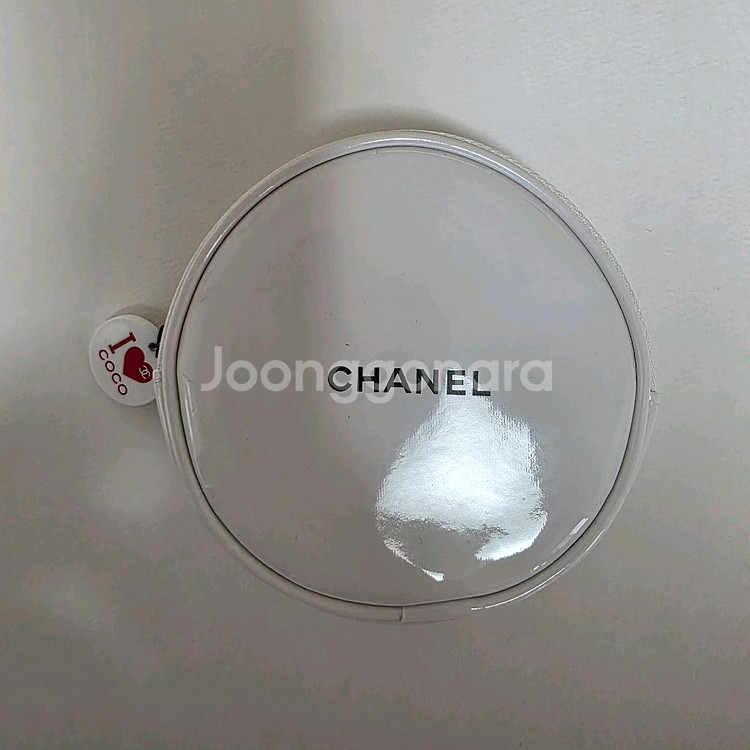 샤넬 에나멜 파우치--1