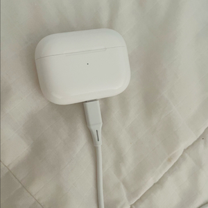 에어팟 프로 본체