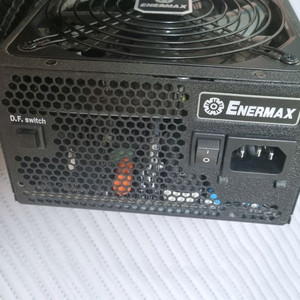 ENERMAX Platimax D.F. 1050W 파워