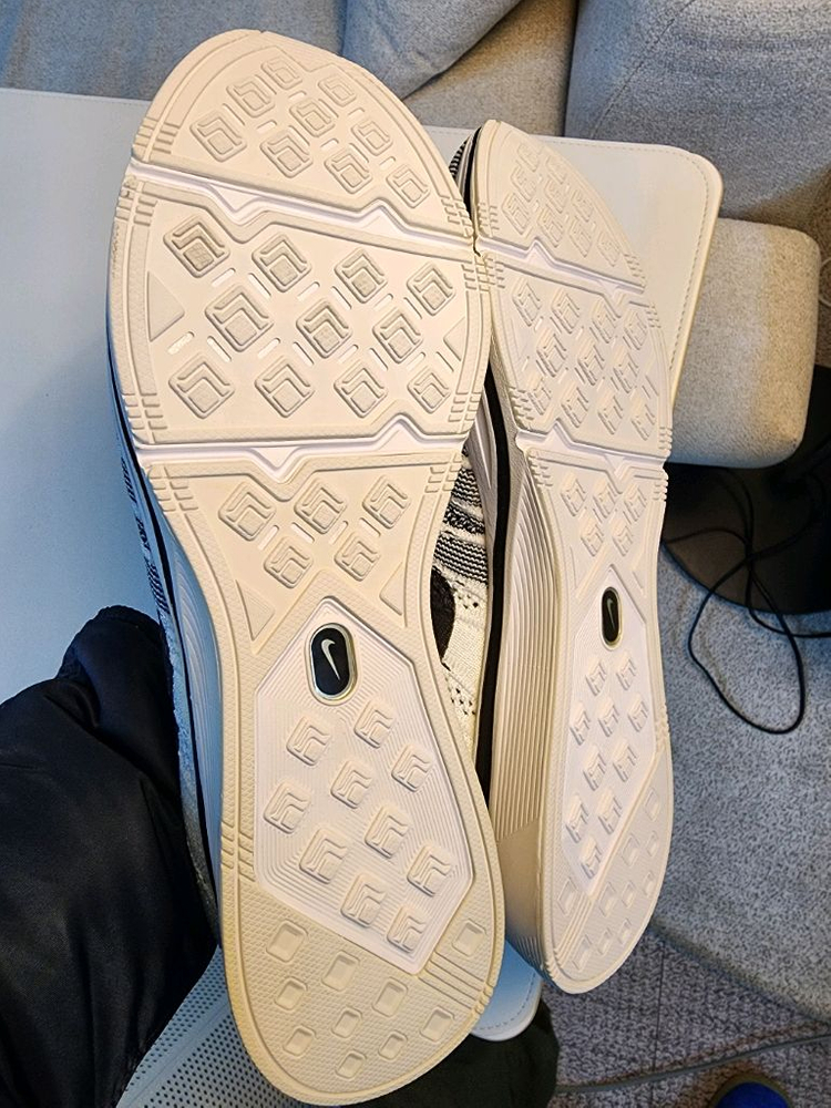 나이키 플라이니트 트레이너 칸예 AH8396100--5