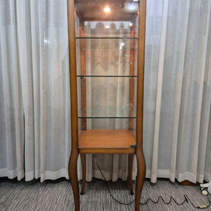이태리 엔틱 조명 유리선반 진열장