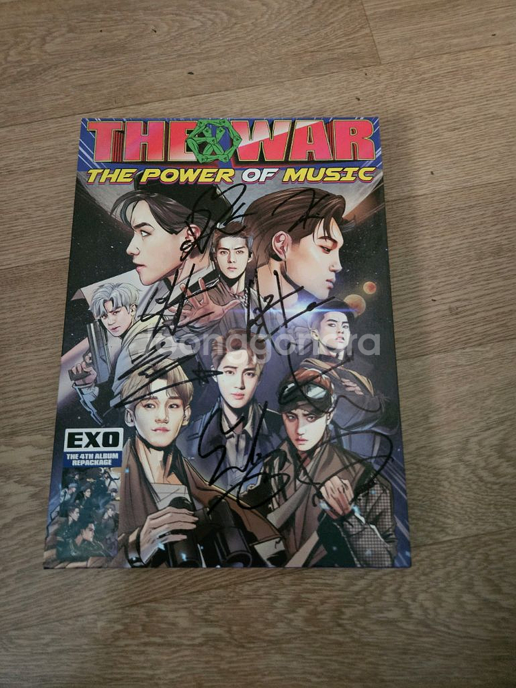 엑소 4집 리패키지 (멤버 전원 친필싸인)--0