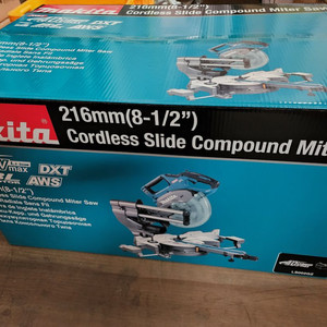 마끼다 충전슬라이딩각도절단기 본체 40V LS002GZ