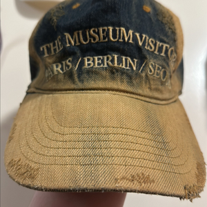 더 뮤지엄 비지터THE MUSEUM VISITOR 볼캡