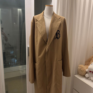 비욘드 클로젯 코트