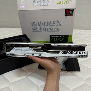 MSI RTX 4070 Ti 12G 게이밍X 화이트