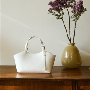 (새제품)베르 토트백 Vert Tote Bag_Whit