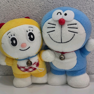 도라에몽+도라미 인형 보내요.
