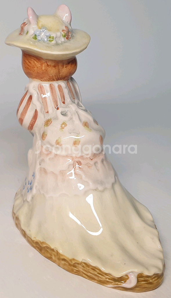 로얄 덜튼 - 브램블리 헷지 피겨린 포피 아이브라이트--6