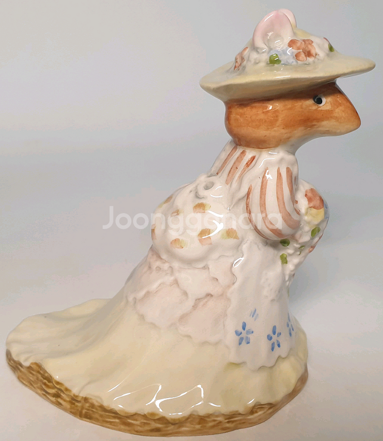 로얄 덜튼 - 브램블리 헷지 피겨린 포피 아이브라이트--4