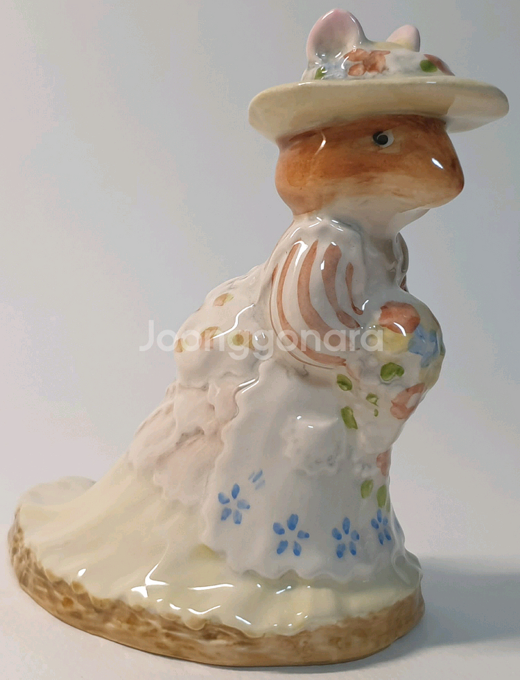 로얄 덜튼 - 브램블리 헷지 피겨린 포피 아이브라이트--3