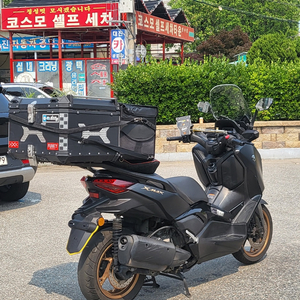 8.xmax300 24년식 6만Km 알탑,스크린 팝니다