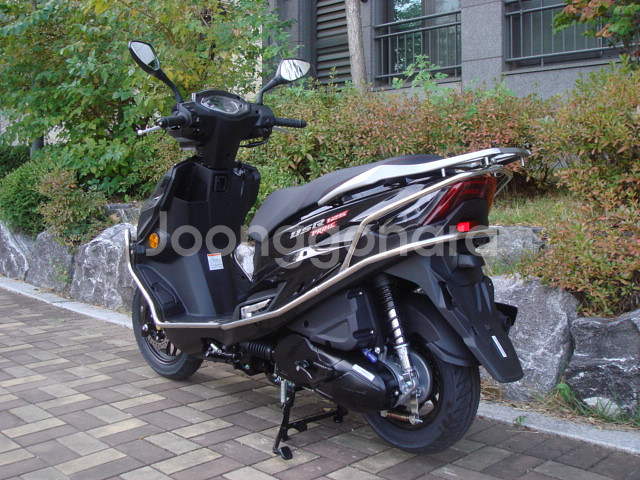 USR 125 LED 신차 팝니다.--5