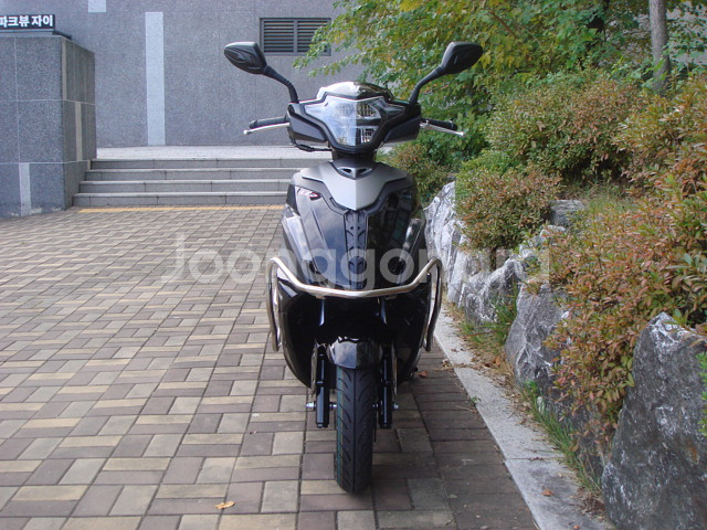 USR 125 LED 신차 팝니다.--6