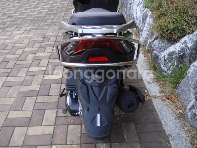 USR 125 LED 신차 팝니다.--7