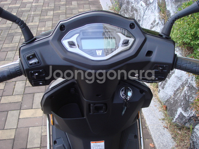 USR 125 LED 신차 팝니다.--9