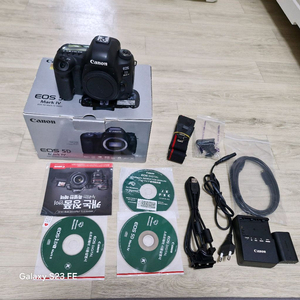 Canon EOS 5D Mark IV 판매합니다
