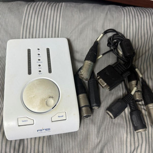 RME 베이비페이스 구형 1세대 화이트에이션 팝니다