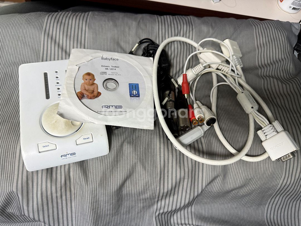 RME 베이비페이스 구형 1세대 화이트에이션 팝니다--2