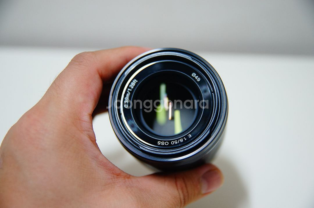 [소니] 여친렌즈 SEL 50mm f1.8 블랙 렌즈--3