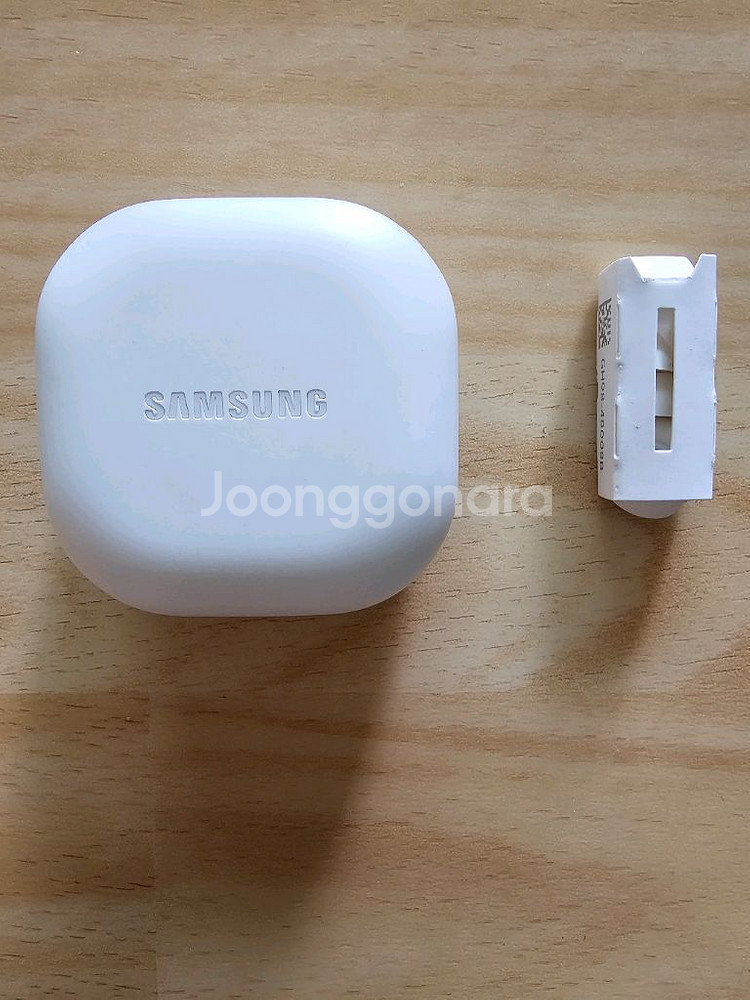 버즈2프로 화이트 팝니다.--1