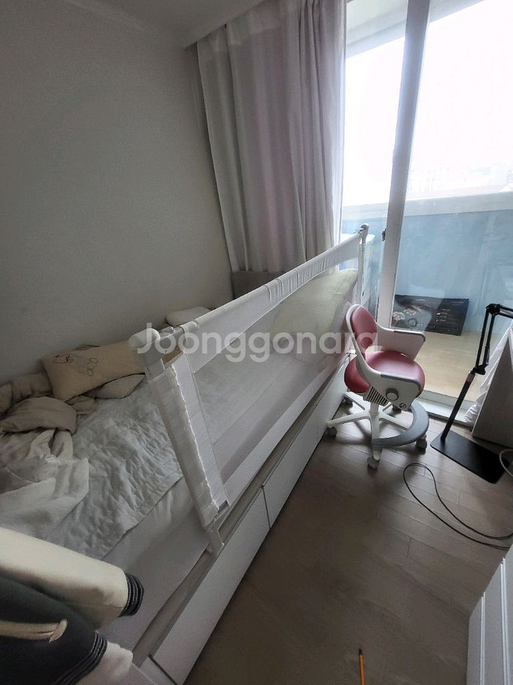 고급 책상, 침대, 의자 싸게 드려요--1