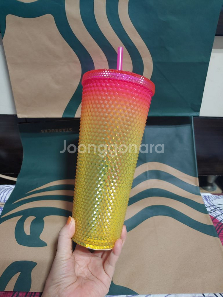 새상품>스타벅스 서머 스터드 핑크옐로 콜드컵710--1