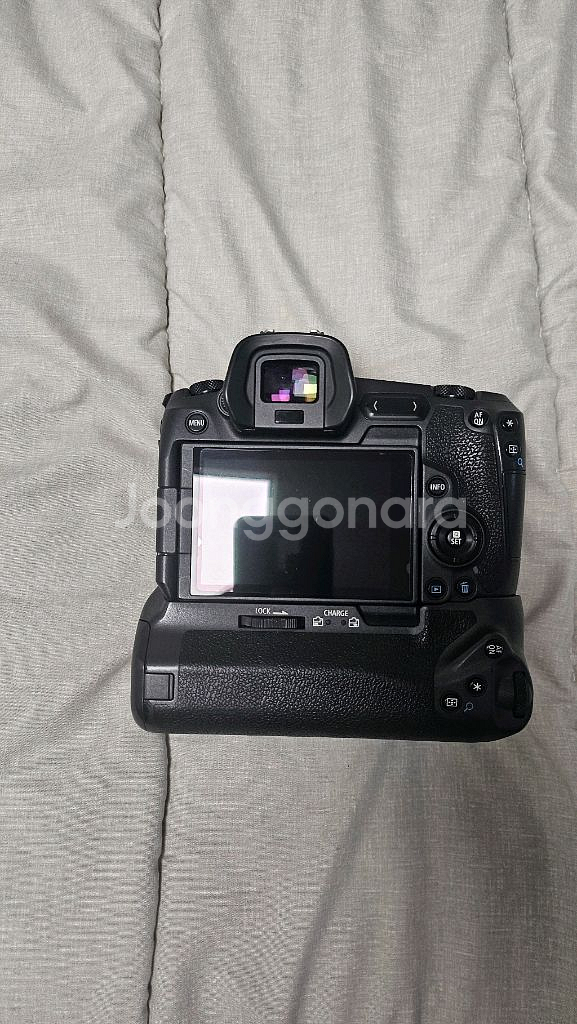 EOS R 판매합니다 베터리그립 + 마운트포함--4