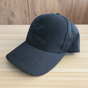 아크테릭스 볼 캡.블랙 거의 새것