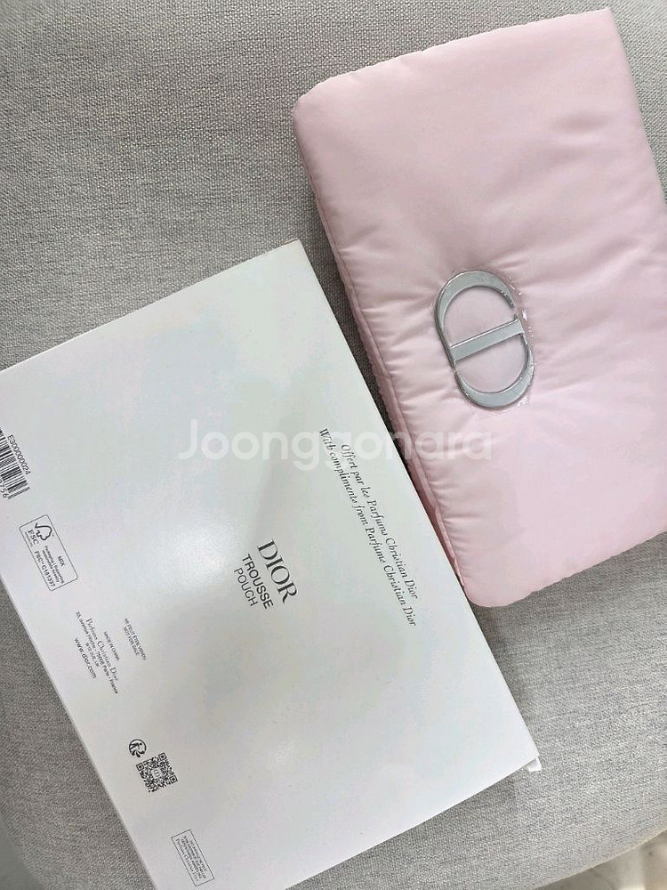 디올뷰티 정품 핑크 패딩 파우치--0
