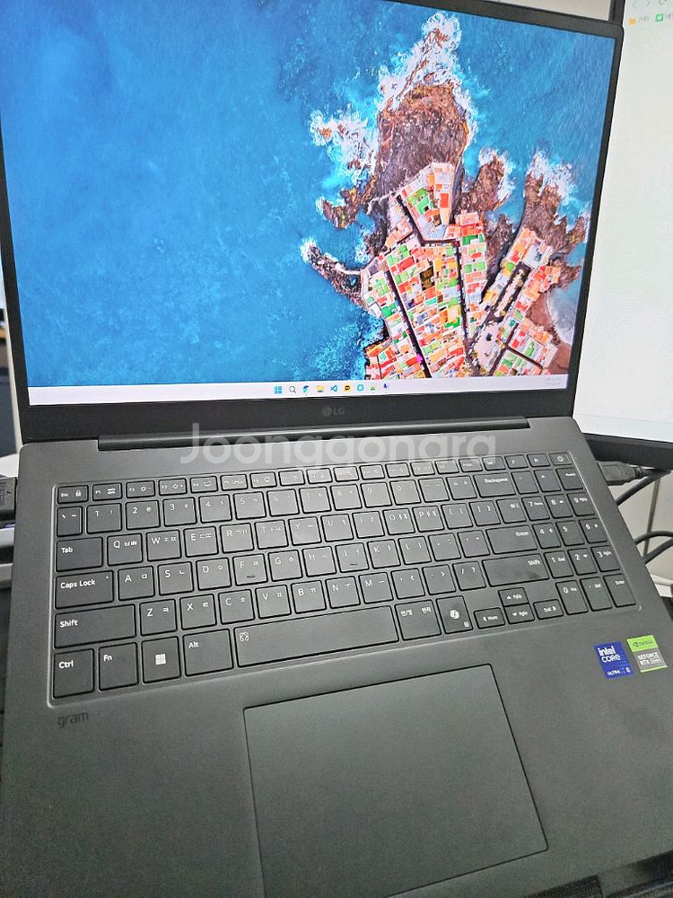 2025 LG 그램 프로 16인치--0