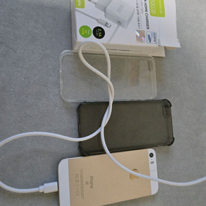 아이폰 se1 128GB 골드 색상 상태좋음