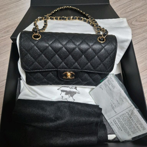 샤넬 30번대 클래식 케비어. 스몰싸이즈
