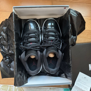 조던11 로우 72-10 260 중고팝니다!