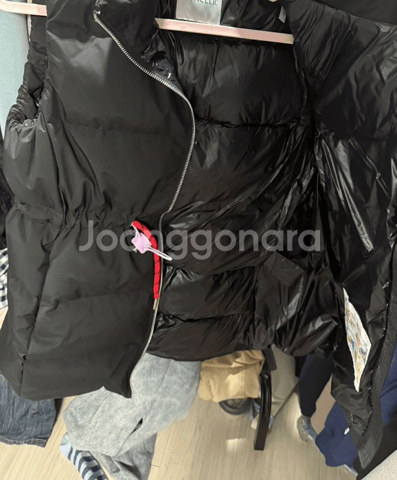 (정품) S 몽클레어 패딩조끼 팔아여~--0