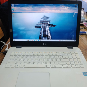 엘지 울트라 노트북(15u47) i5. 7세대