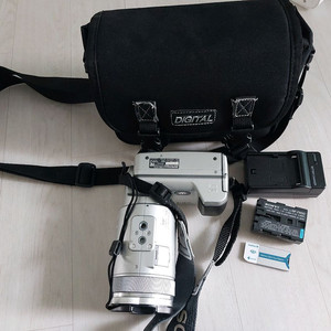 DSC-F717 디지털카메라