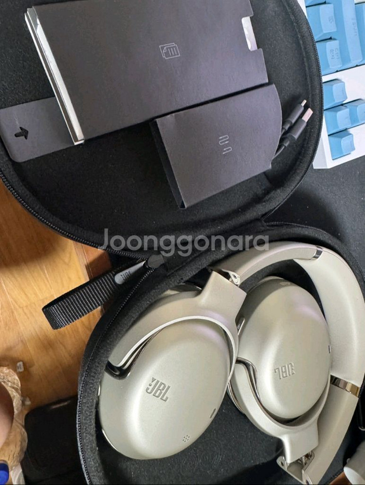 JBL TOUR ONE M2--0