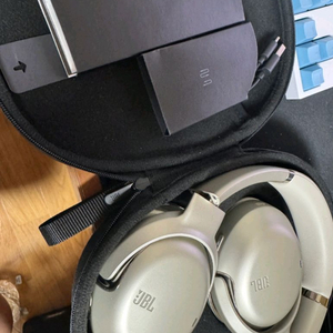 JBL TOUR ONE M2