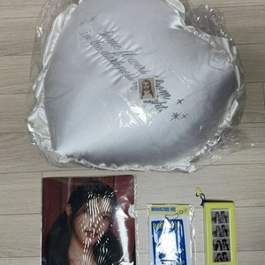 아이브 매거진 팬미팅 MD 판매합니다.