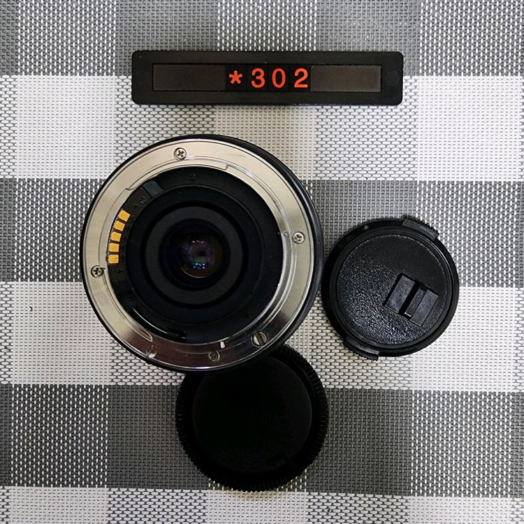 미놀타 AF 마운트 시그마 70-210mm 줌렌즈 이미지