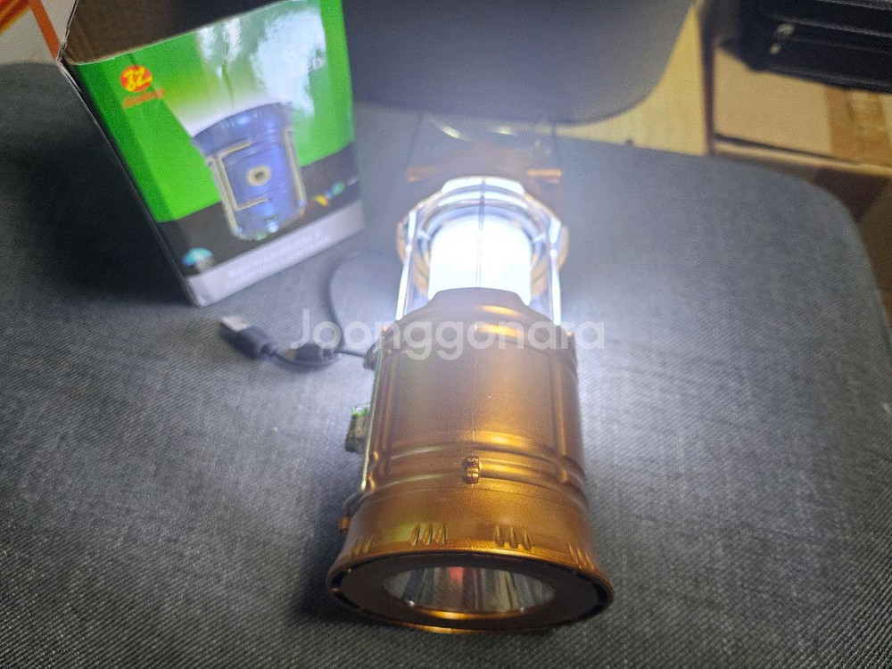 캠핑 태양열충전 전등 후레쉬--1