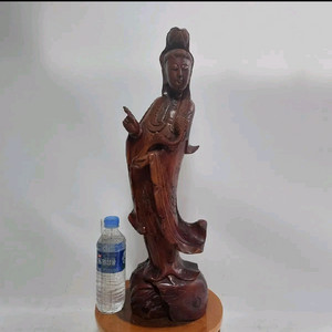 오래된 약사여래불상