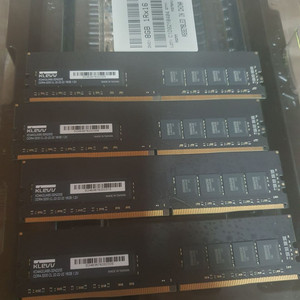 에센코어 KLEVV DDR4 3200 16g