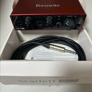 Focusrite Scarlett 2i2 오디오 인터페