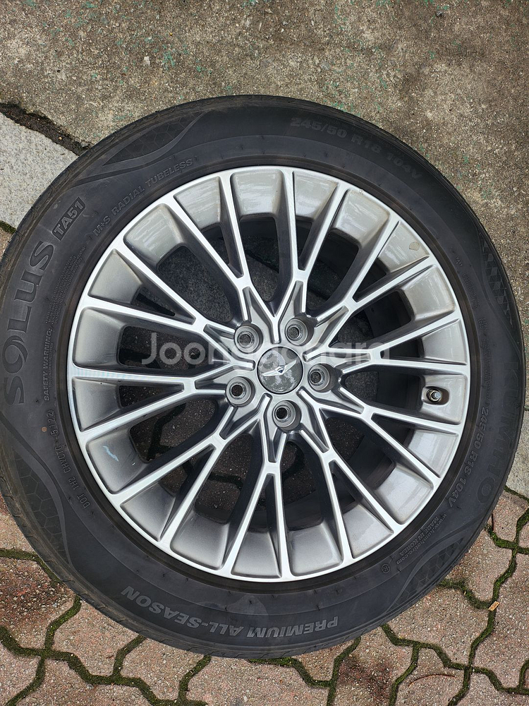 g80순정휠 타이어 18인치 싸게드려요 대품X--0