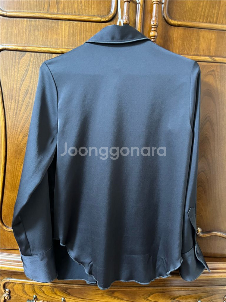 (상태최상)H&M 블라우스 아이보리, 진먹색 판매합니다--7