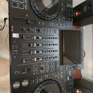 Xdj-az